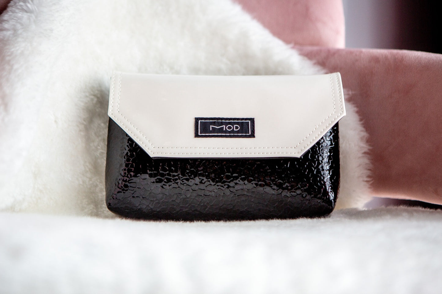 The Envelope | Black & White (Elegant)