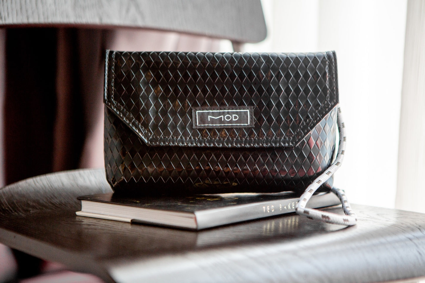 The Envelope | Checker (Black)